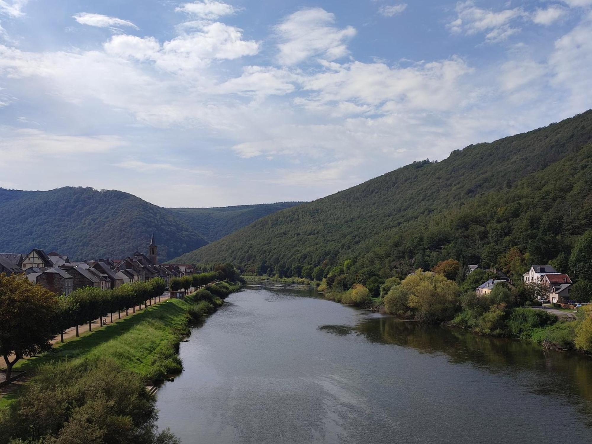 Entre Meuse Et Foret Revin Kültér fotó